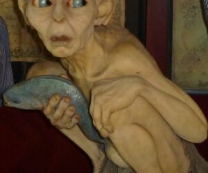 glum-we-travel-hobbit