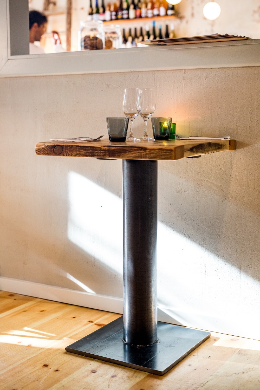 kenholtz-nabytek-berlin-stul-ekologie-kavarna