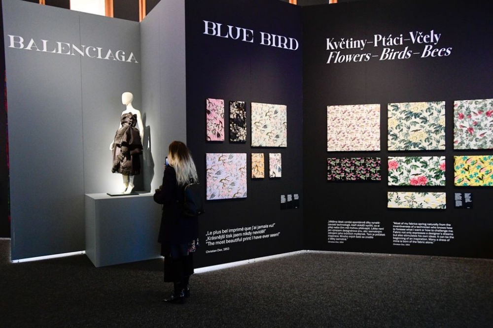 hedvabnik-hedvabne-satky-vystava-umprum